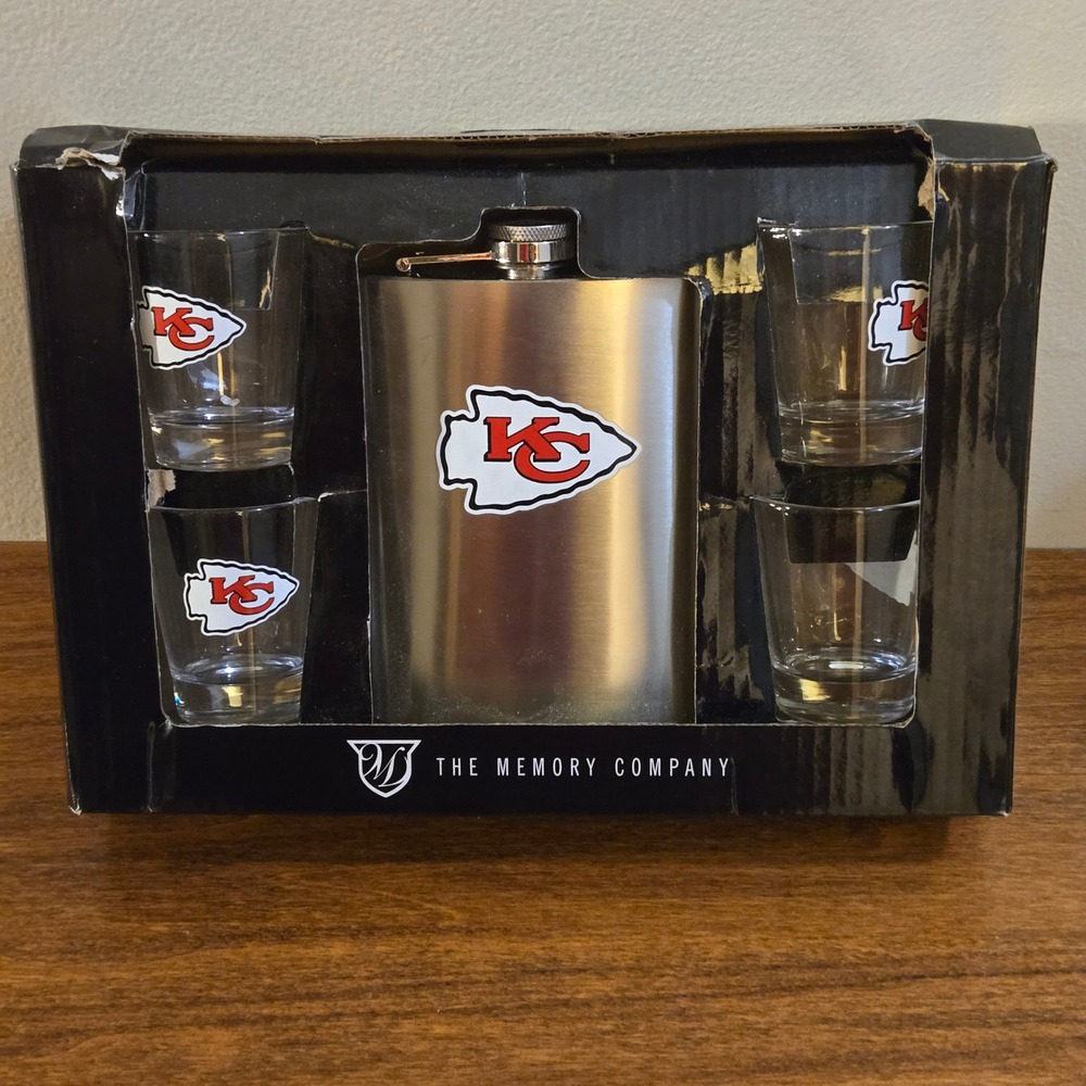 Kansas City Chiefs NFL Flask and Shot Glass Set 5-Piece The Memory Company NEW